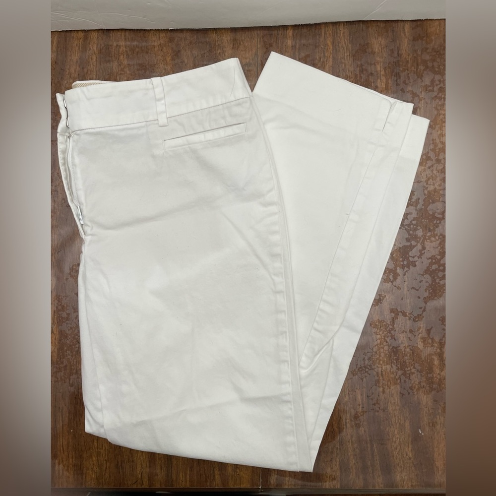 Talbots size 6 crop white pants. Inseam 25”. Cotton/Spandex